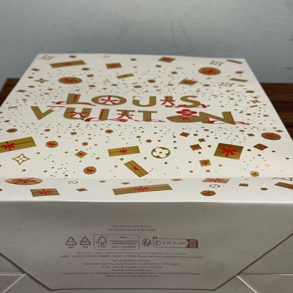 Louis Vuitton NWOT Holiday 2023 Limited Edition Paper Shopping Gift Bag. - Picture 7 of 7